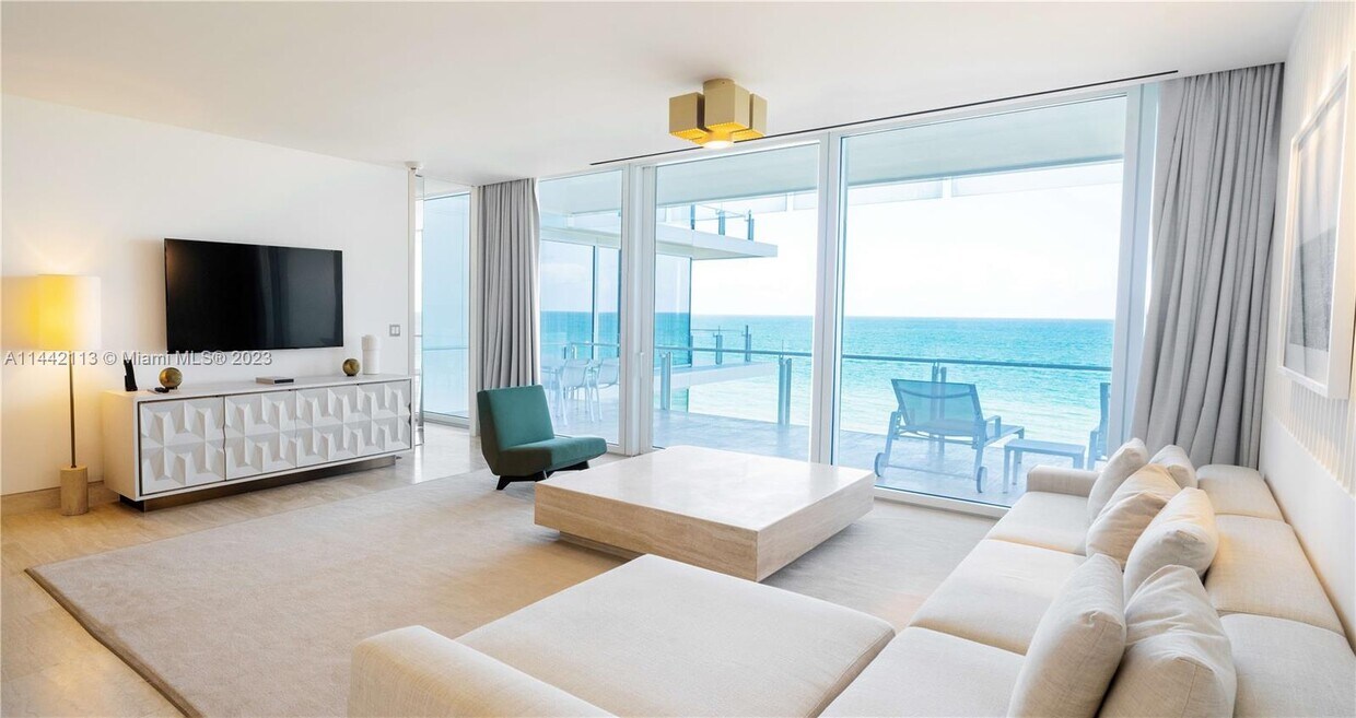 Foto principal - 9111 Collins Ave