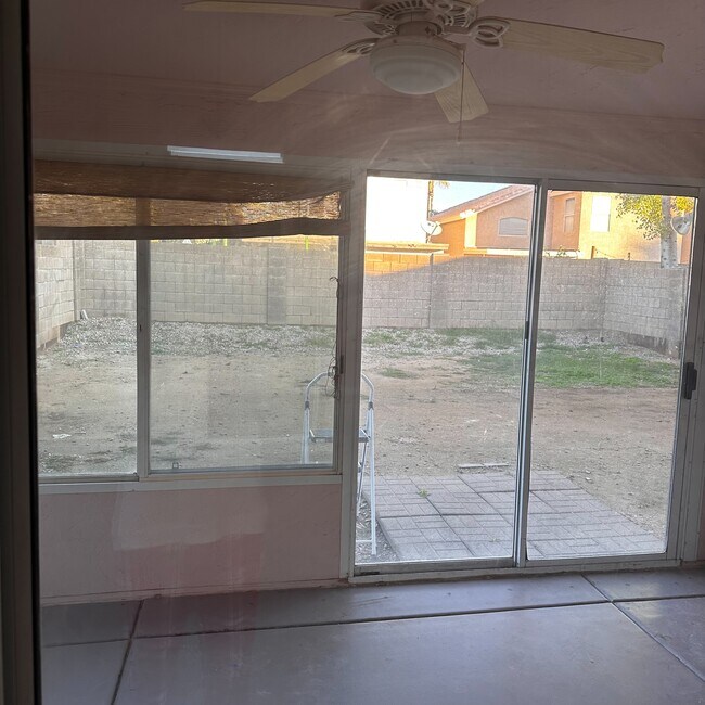 Foto del edificio - 4062 E Coolbrook Ave