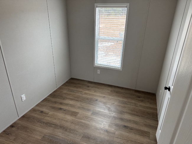 Building Photo - 350 Patriot Ln