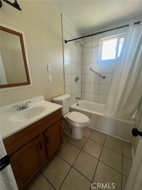 Building Photo - 9509 Los Angeles St