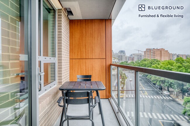 Foto del edificio - 1446 S Grant St