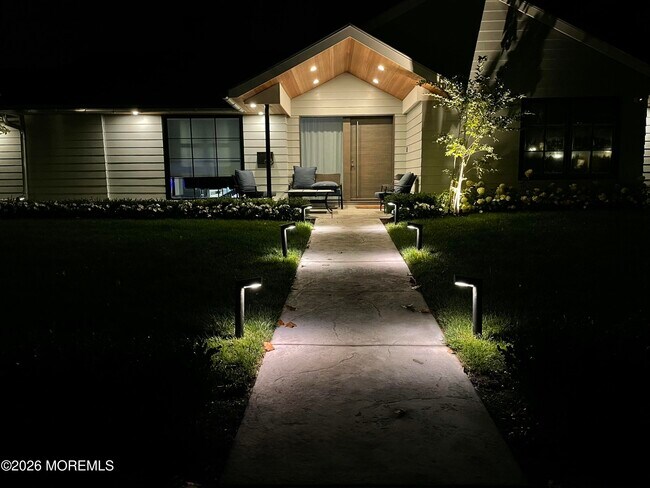 Foto del edificio - 825 Norwood Ave