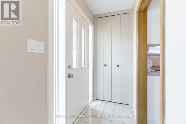 Photo du bâtiment - 249 W 33rd St