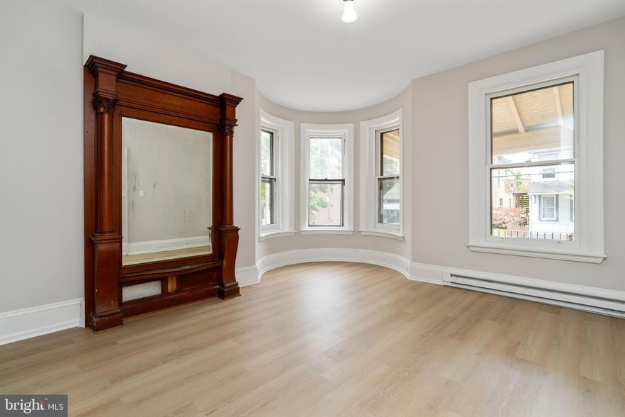 Primary Photo - 243 Chestnut St