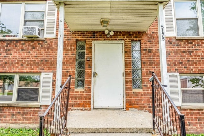 Building Photo - 5175 Warrensville Center Rd