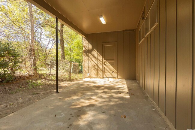 Foto del edificio - 26 Greenway Dr