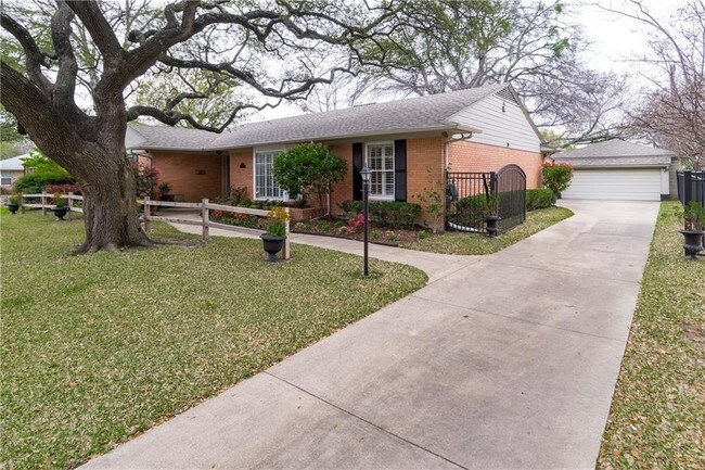 Foto del edificio - 3571 Princess Ln