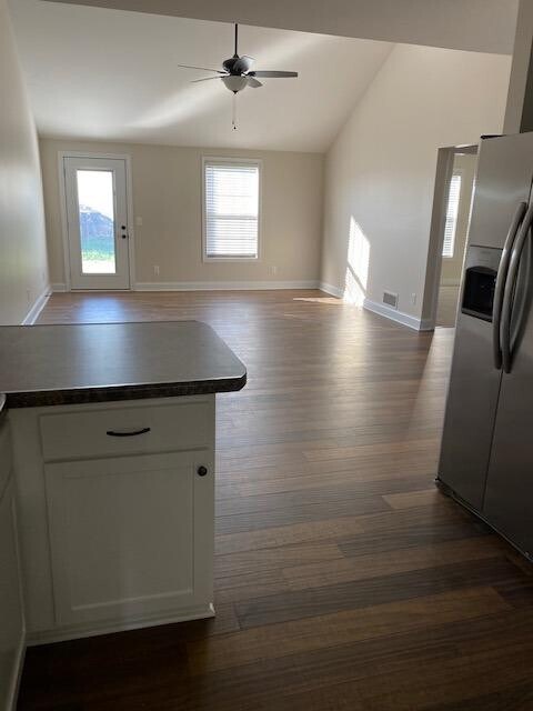 Building Photo - 540 Spinnaker Dr