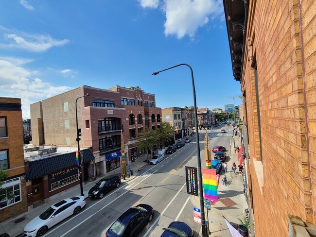Foto del edificio - 3339 N Halsted St