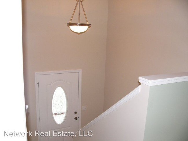 Building Photo - 3 br, 2.5 bath House - 220 Blueridge Way