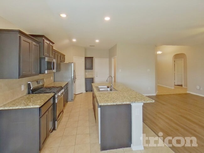 Building Photo - 752 Rutherford Dr