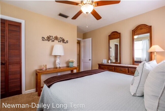 Building Photo - 2 br, 1 bath House - 262 Beachview Drive