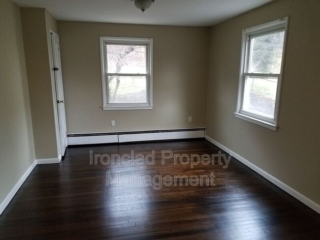 Building Photo - 167 Newfield St