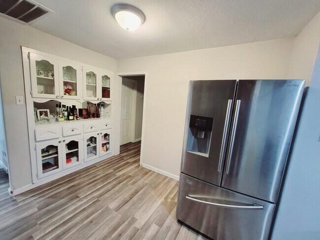 Foto del edificio - 7210 Colton St