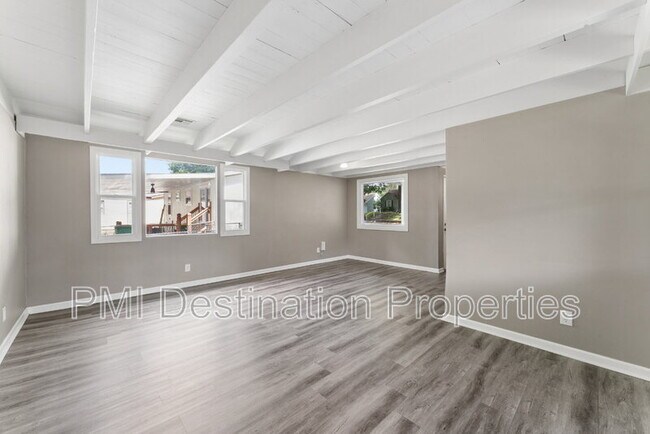 Foto del edificio - 4842 Locust Ave
