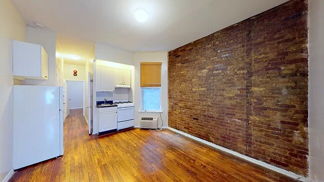 Building Photo - 329 E 33rd St