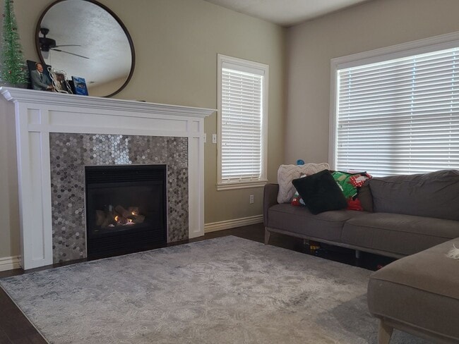 Photo - Three Bedroom Town Home  near Union Park Available February 1st