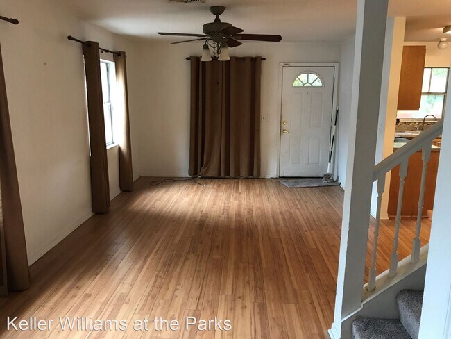 Foto del edificio - 3 br, 2 bath House - 2910 E. Washington St...