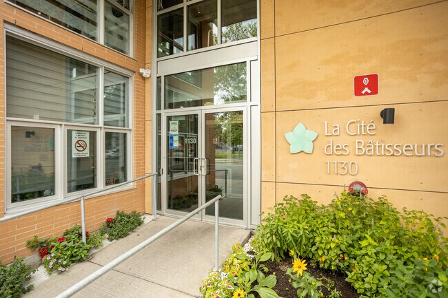 Building Photo - La Cité des Bâtisseurs