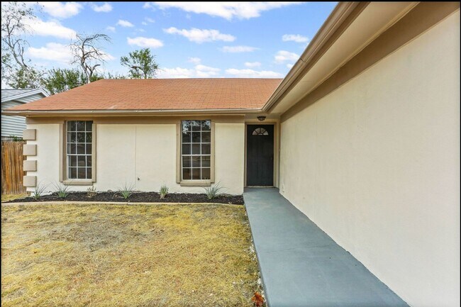 Building Photo - BEAUTIFUL HOME IN SCHERTZ. MOVE IN READY!.