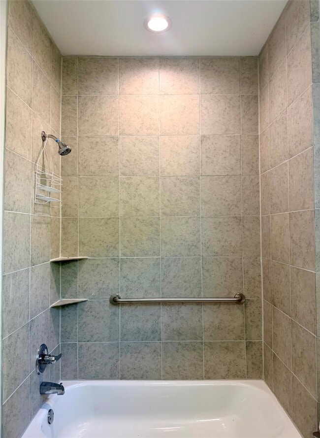 Building Photo - 502 Ross Sterling Ave