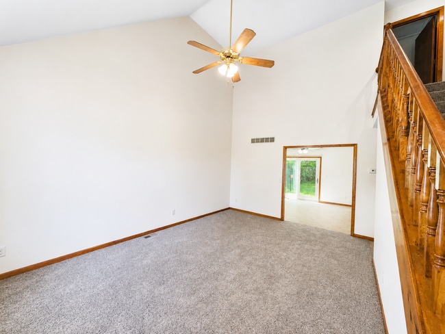 Building Photo - 7405 E 165th St