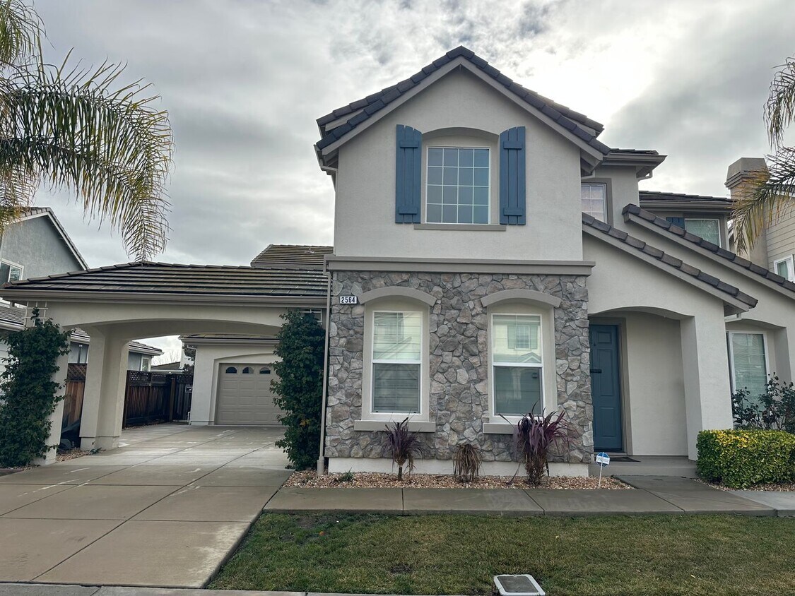 STUNNING 4 BEDROOM BRENTWOOD RENTAL WITH O... House Rental in Brentwood, CA