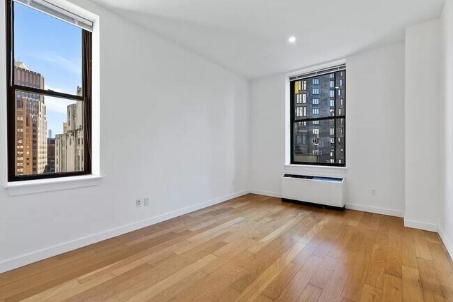 Foto del edificio - 4 bedroom in New York NY 10005