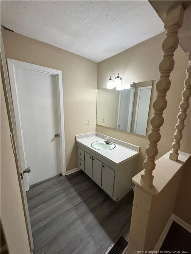 Building Photo - 4959 Fieldcrest Dr