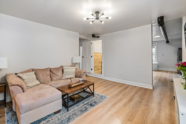 Foto del edificio - 3206 Dobson St