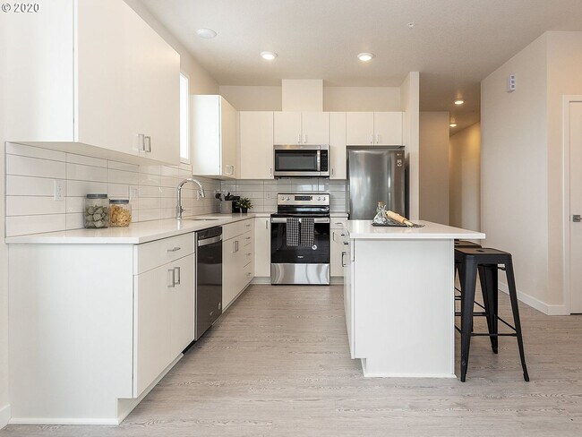 Foto del edificio - 6822 NE Grand Ave