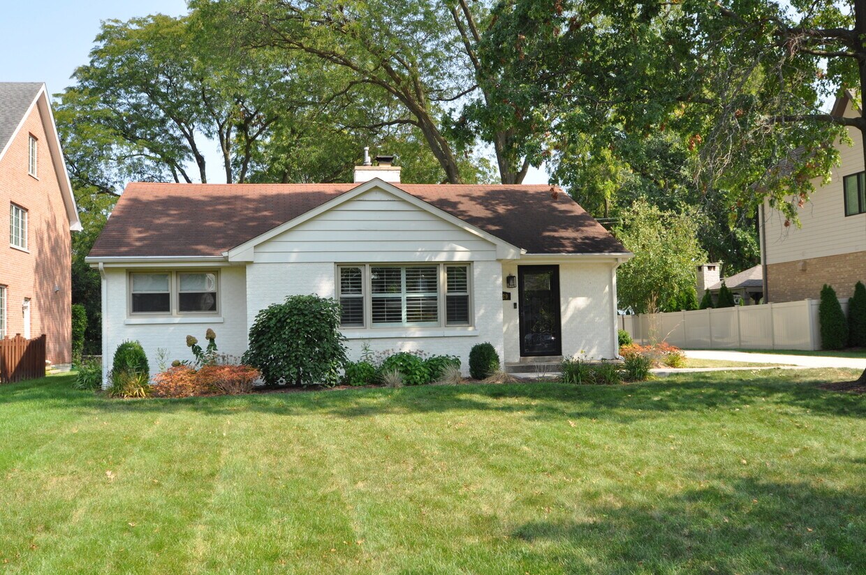 Primary Photo - 5429 Lawn Ave