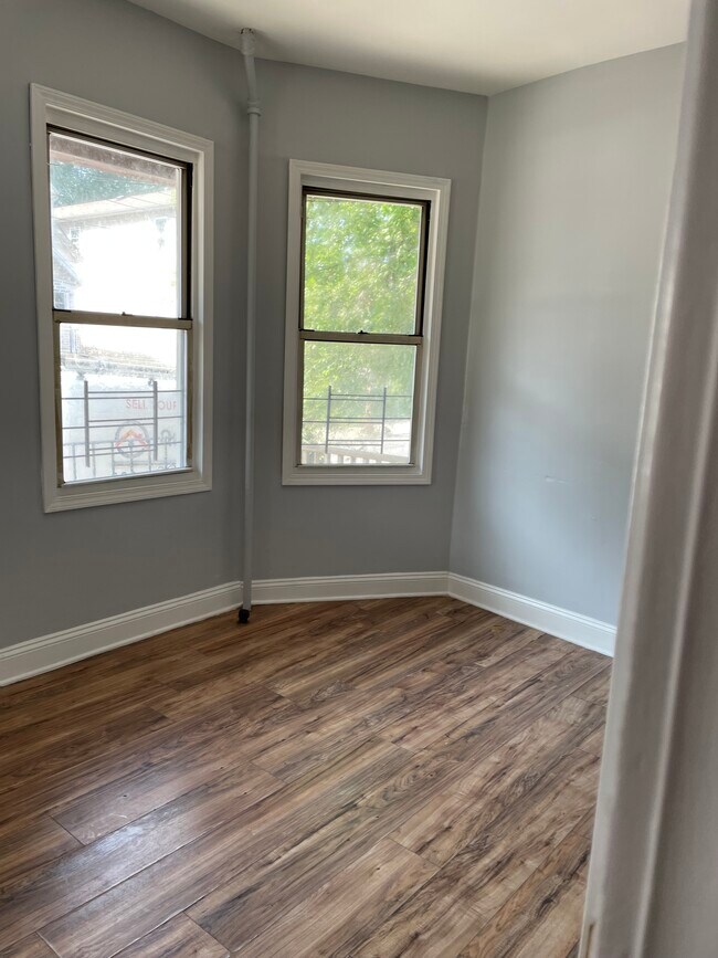 Building Photo - 151 Hendricks Ave