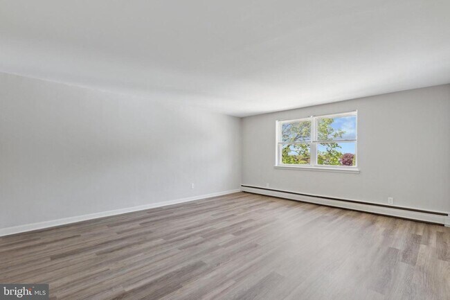 Foto del edificio - 500 Manor House Ln