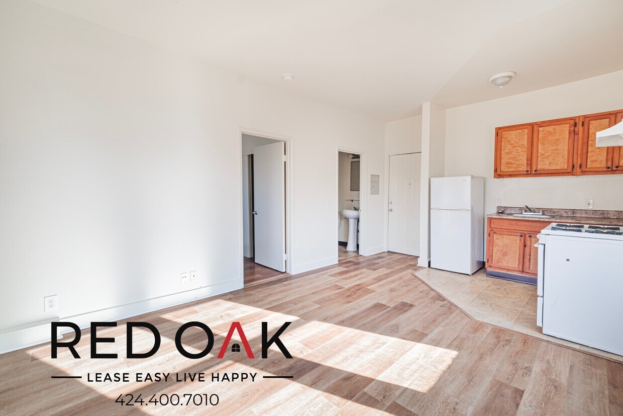 Foto principal - 537 S Kenmore Ave