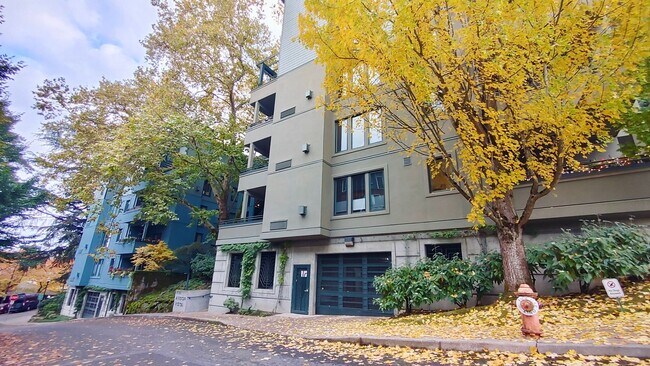 Foto del edificio - This Beautiful 2 Bedroom 2 Bathroom Condo ...