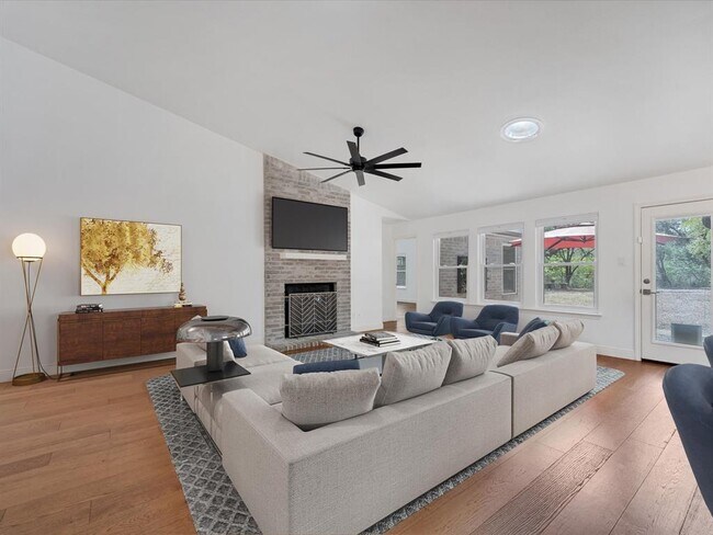 Building Photo - 611 Kingfisher Creek Dr