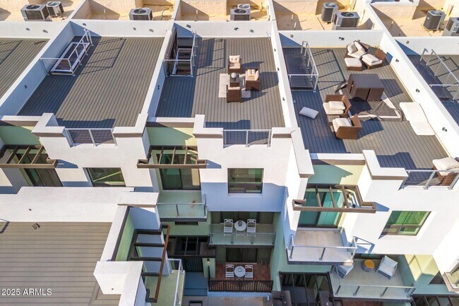 Building Photo - 7788 E Main St