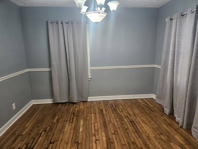 Large Dining Room - 4809 16th Ave