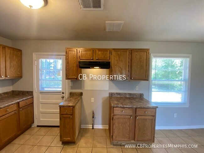 Foto del edificio - 3781 Wickcliff Ln
