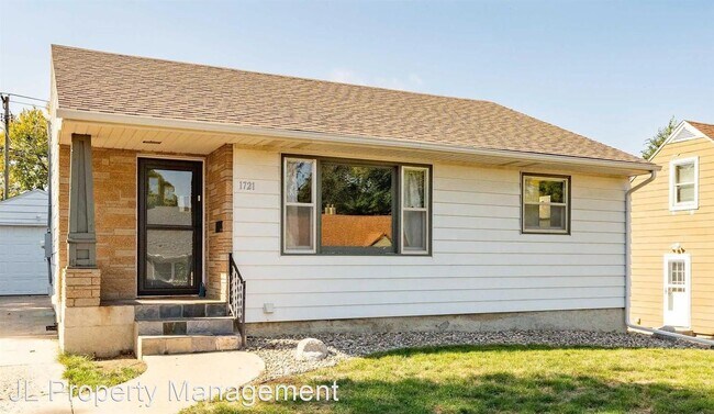 Building Photo - 3 br, 2 bath House - 1721 S Van Eps Ave