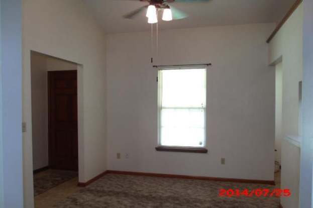 Building Photo - 2115 Center Way