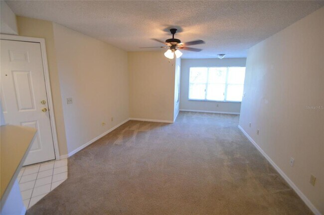 Foto del edificio - 4540 Commander Dr