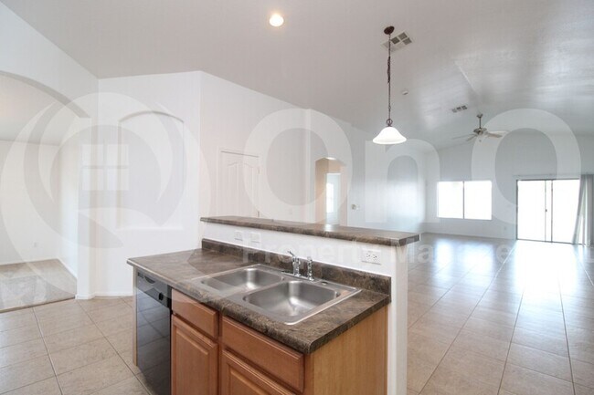Building Photo - 29654 W Weldon Ave