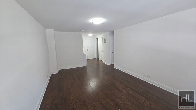 Building Photo - 3rd Ave & E 16th St. Modern 1-Bedroom Apt ...