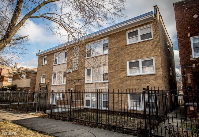 Building Photo - 2 br, 1 bath Apartment - 10933 S Vernon Ave