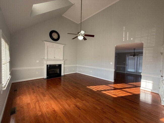 Building Photo - 3704 Warwick Pl