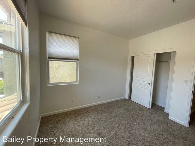 Foto del edificio - 5 br, 3 bath House - 525 Cirvelo Street