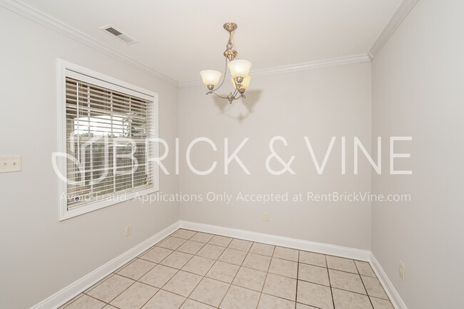 Building Photo - 45 Camellia Ln