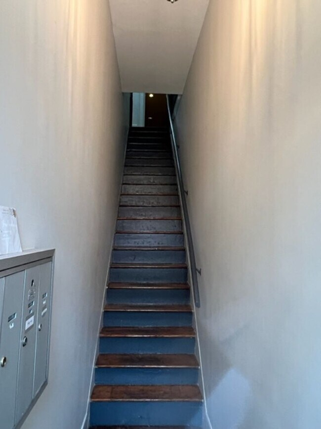 Foto del edificio - 227 W Broughton St